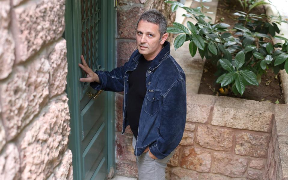 Παύλος Παυλίδης: «Μια νεολαία πνευματικά άοπλη είναι ανίσχυρη να αντισταθεί στην όποια αδικία και καταλήγει να αδικεί τον εαυτό της. Τσαλαβουτάμε χρόνια στα ρηχά και ξαφνικά πρέπει να κολυμπήσουμε σε επικίνδυνα νερά».