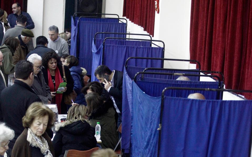 Στα εκλογικά τμήματα που ψήφισαν τον Δεκέμβριο θα πρέπει να προσέλθουν οι «γαλάζιοι» εκλογείς για τον β΄ γύρο της εκλογής προέδρου στη Ν.Δ.