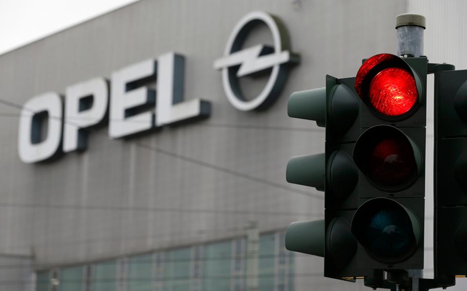 Πολυσέλιδη έρευνα του περιοδικού Spiegel κάνει λόγο για «βρώμικα μυστικά» όχι μόνον της Volkswagen, αλλά ολόκληρης της γερμανικής αυτοκινητοβιομηχανίας.