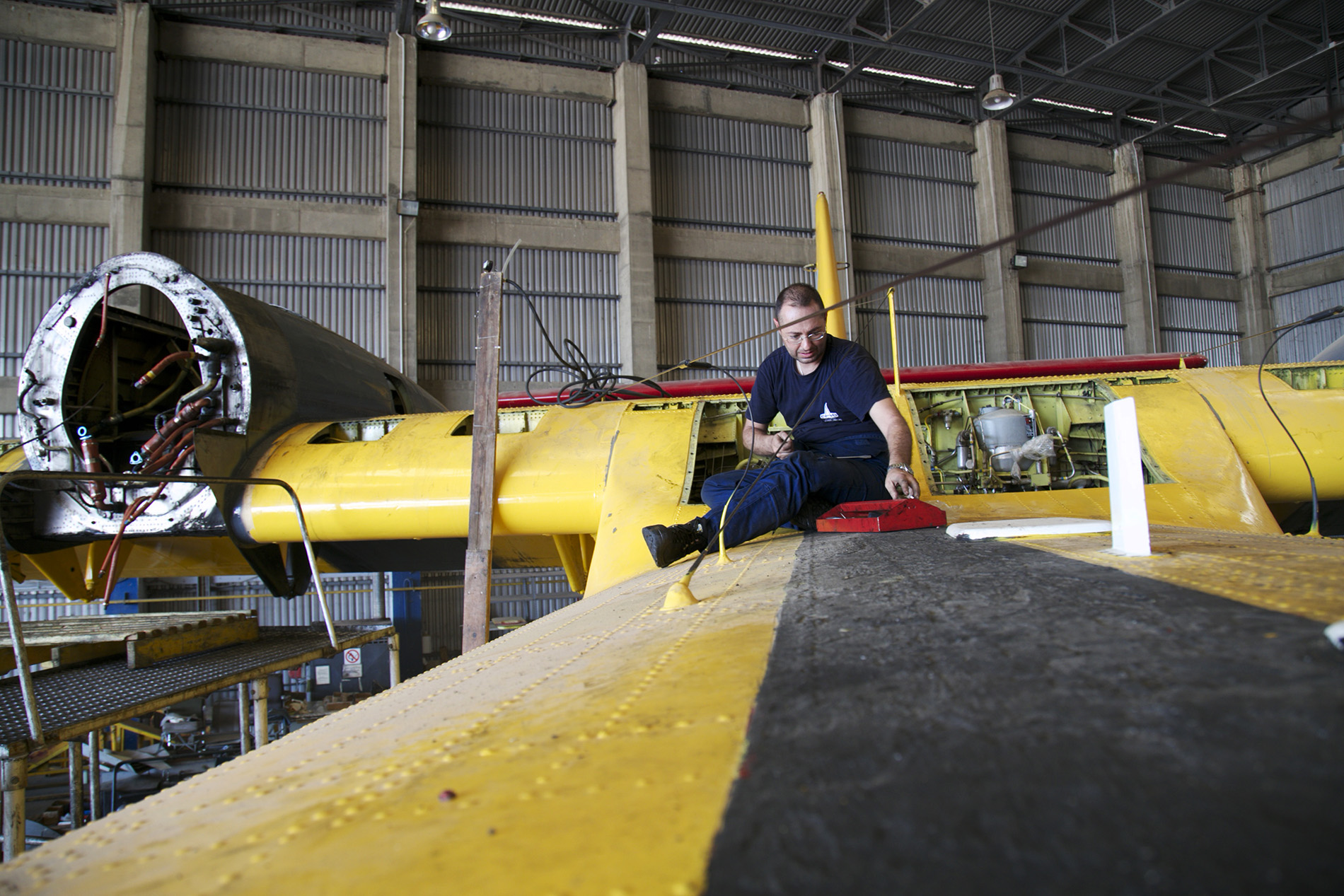 Πατέρας και γιος στα ίδια Canadair-4