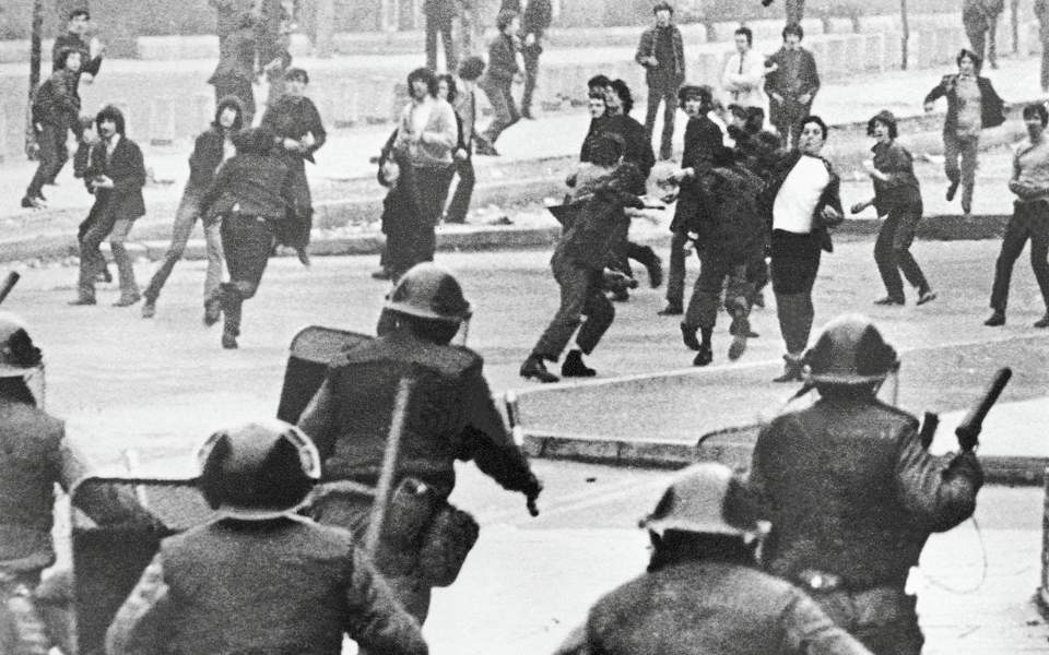 ιστοσελίδες κοινωνικής δικτύωσης και γνωριμιών