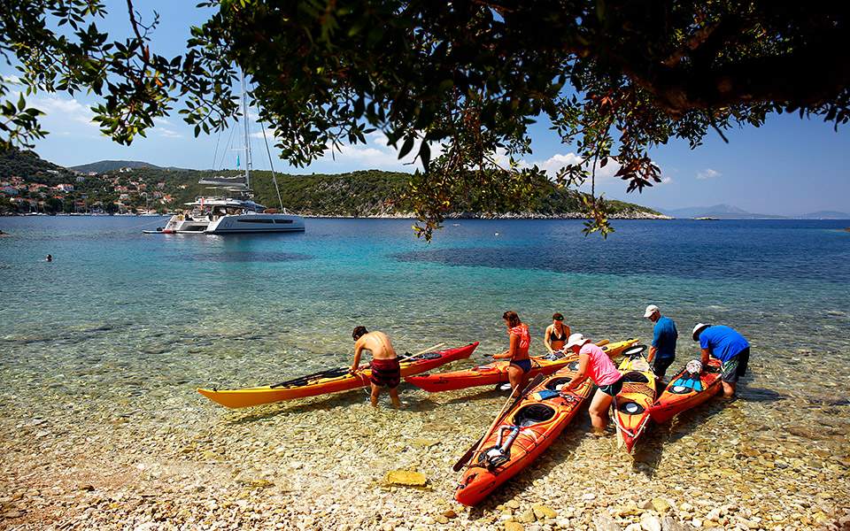Επιστροφή στην Ιθάκη | Στην Ελλάδα | Η ΚΑΘΗΜΕΡΙΝΗ