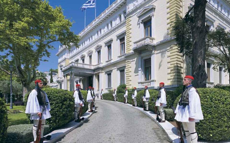 Κοντά σε «λευκό καπνό» για Πρόεδρο