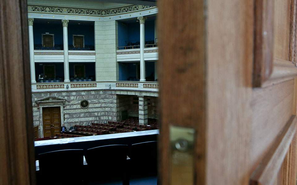 Μόνιμες σταδιακά οι επικουρικές προσλήψεις στην Υγεία