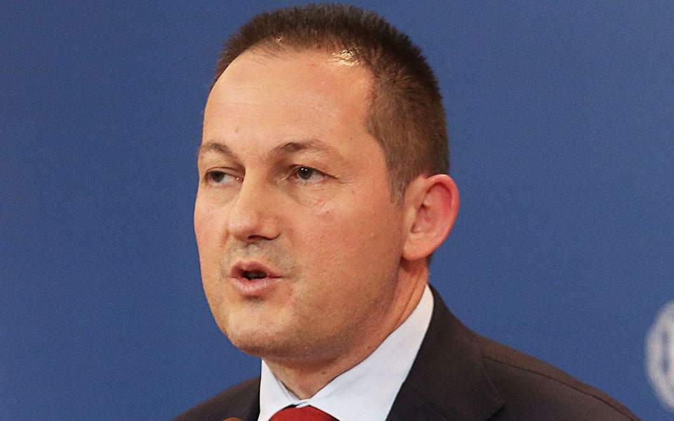 Πέτσας: Μακρόσυρτη η διαδικασία άρσης των μέτρων