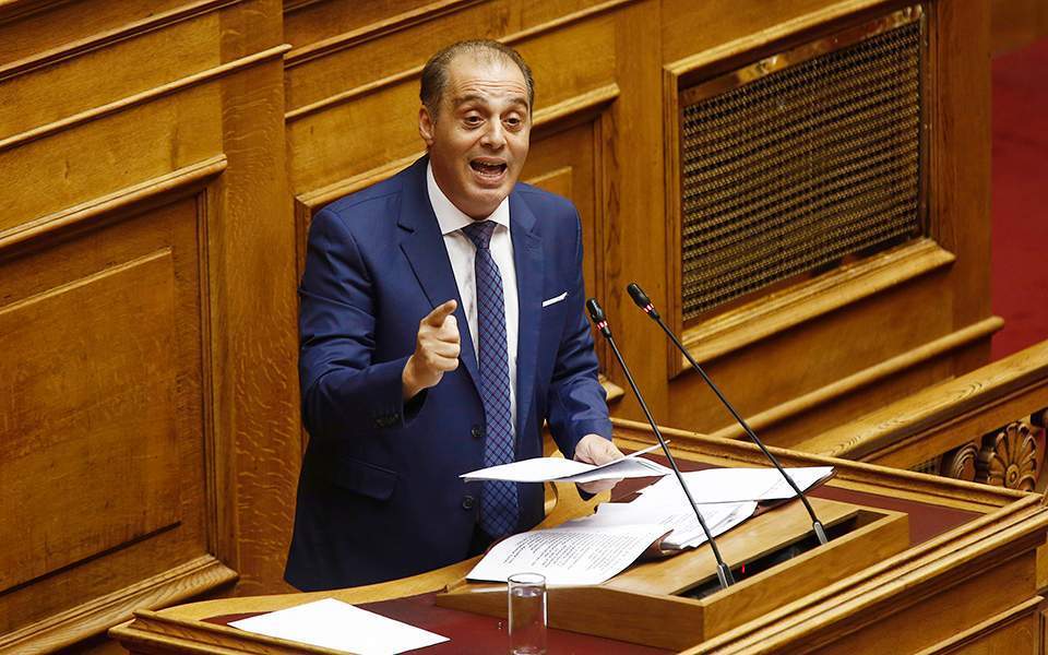 Βουλή: Συνεχείς επιθέσεις πρωτοφανούς οξύτητας του Κυρ. Βελόπουλου κατά του Σωτ. Τσιόδρα