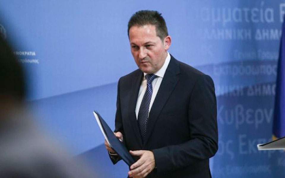 Απάντηση Πέτσα στην ανάρτηση Τσίπρα: Θέλει κλειστά σχολεία, αγκαλιάζει τους λίγους συνδικαλιστές