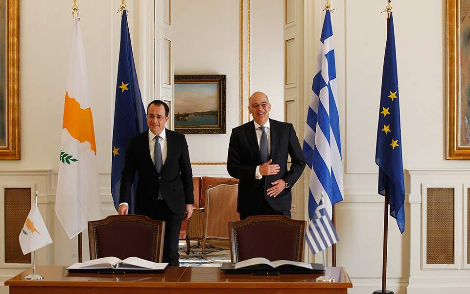 Τετ α τετ Δένδια - Χριστοδουλίδη την Παρασκευή