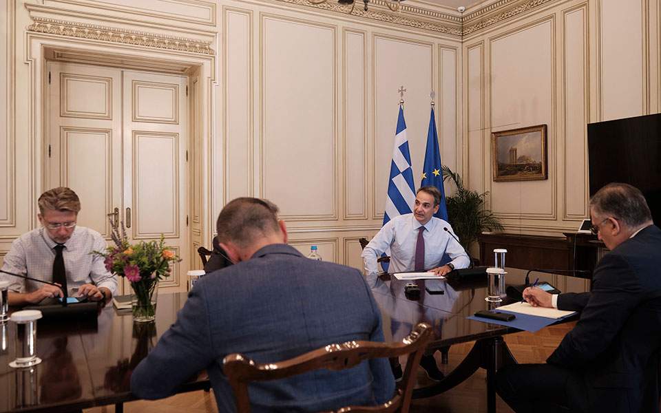 Κορωνοϊός: Αυστηρούς ελέγχους παντού ζήτησε ο πρωθυπουργός