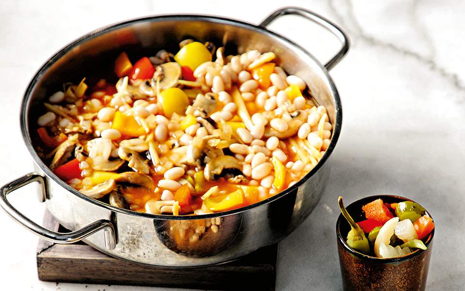 65180605_04076_kathimerina_tetarti_fasolia-ksera-me-manitaria