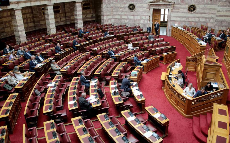 Βουλή: Αντιπαράθεση στη συζήτηση για το ν/σ που αφορά στις διαδηλώσεις - Αύριο η ψηφοφορία
