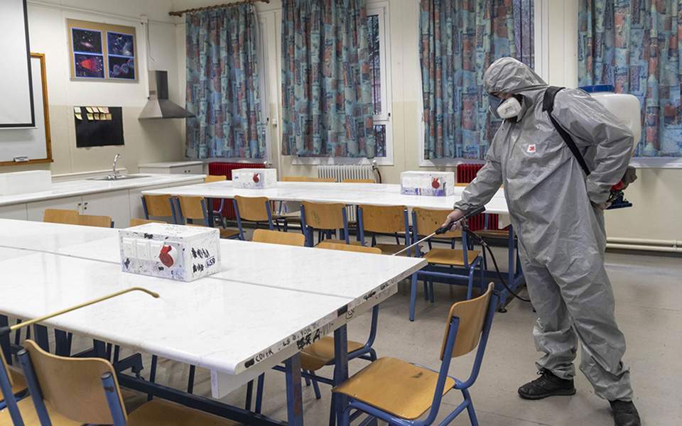 Δωρεάν οι μάσκες στα σχολεία και τα εμβόλια 1