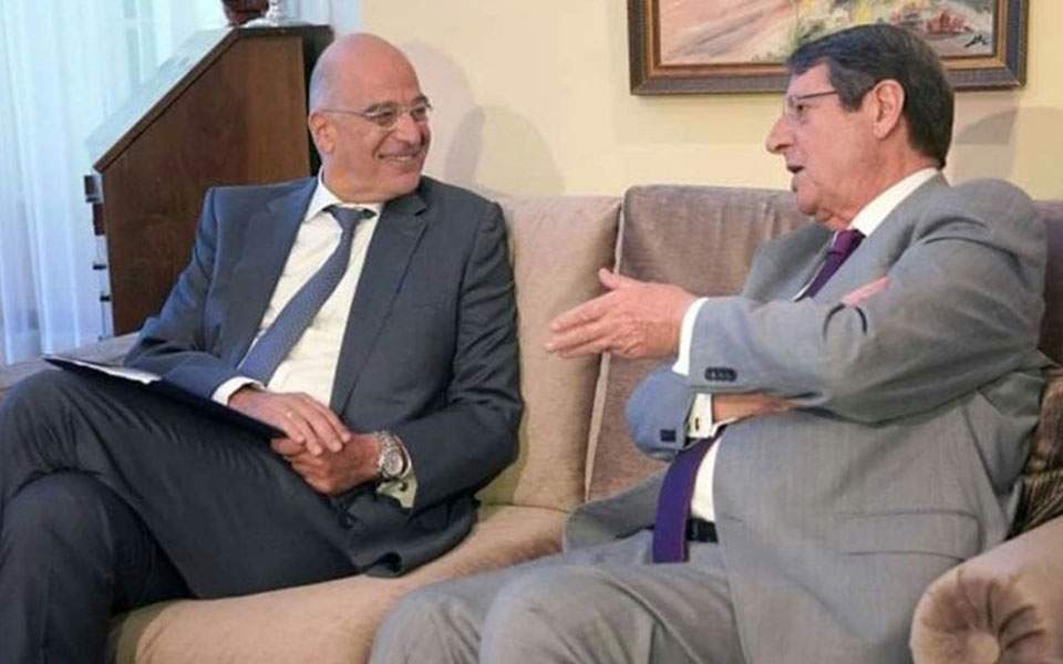 Συνάντηση Δένδια - Αναστασιάδη: Κοινή γραμμή Ελλάδας και Κύπρου