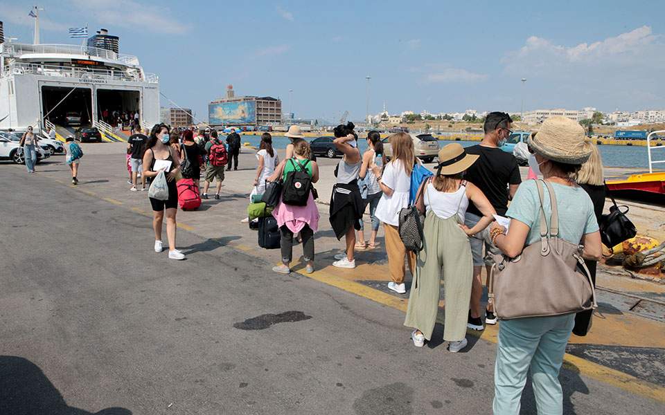 Υποχρεωτική χρήση μάσκας και στους εξωτερικούς χώρους των πλοίων 1